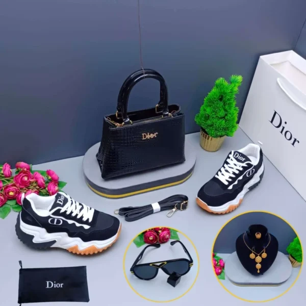 ⁦مجموعه هدايا نسائي ماركه ديور⁩ - الصورة ⁦2⁩